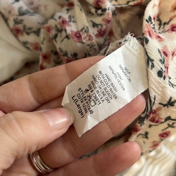 Women’s dress - Picture 3 of 4